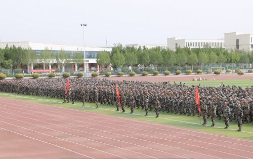 新疆理工学院召开2023级学生军训成果展示暨总结表彰大会