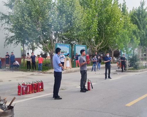 新疆理工学院实验实训管理中心与保卫处联合进行防火逃生疏散与灭火应急演练